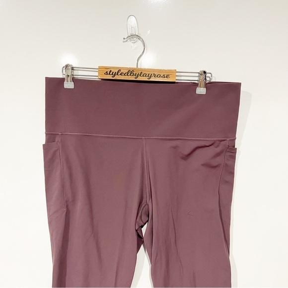 Athleta Salutation Stash Pocket II Capri Tight Leggings Volcanic Violet - Picture 7 of 14